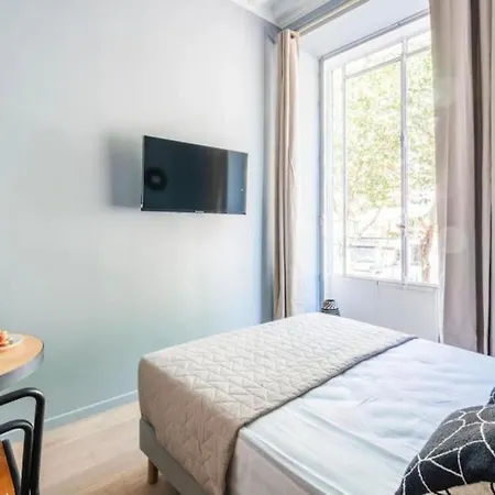 Apartment Petit Paisible 17eme Arondissement